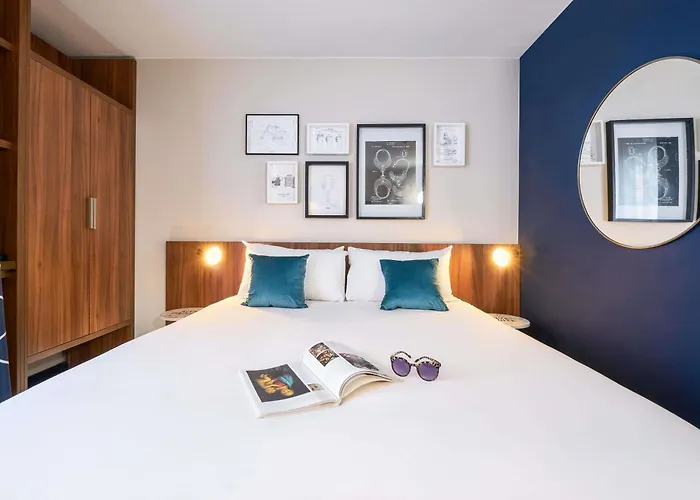 Mercure Montparnasse Pasteur 4*