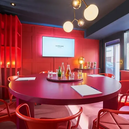 Mercure Montparnasse Pasteur ホテル パリ