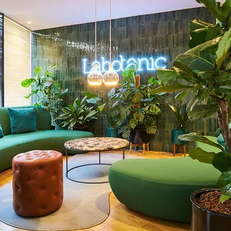 Hotel Mercure Montparnasse Pasteur 4*