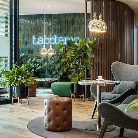 Hotel Mercure Montparnasse Pasteur 4*