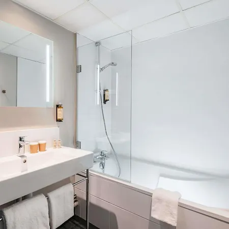 Hotel Mercure Montparnasse Pasteur 4*