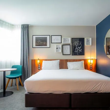 Hotel Mercure Montparnasse Pasteur 4*