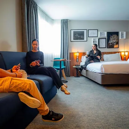 Mercure Montparnasse Pasteur Hotel 4*