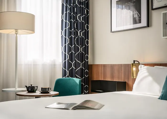 Mercure Montparnasse Pasteur 4* 파리