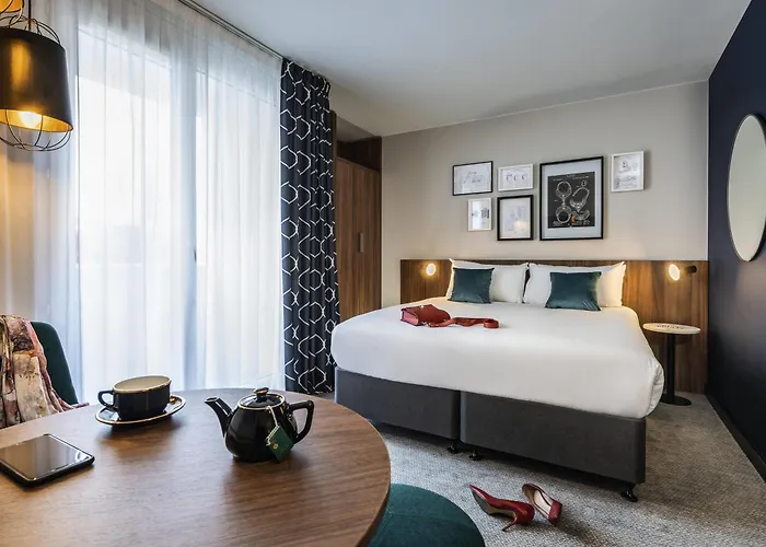 Mercure Montparnasse Pasteur Hotel 4*