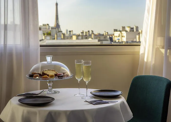 Mercure Montparnasse Pasteur 4*