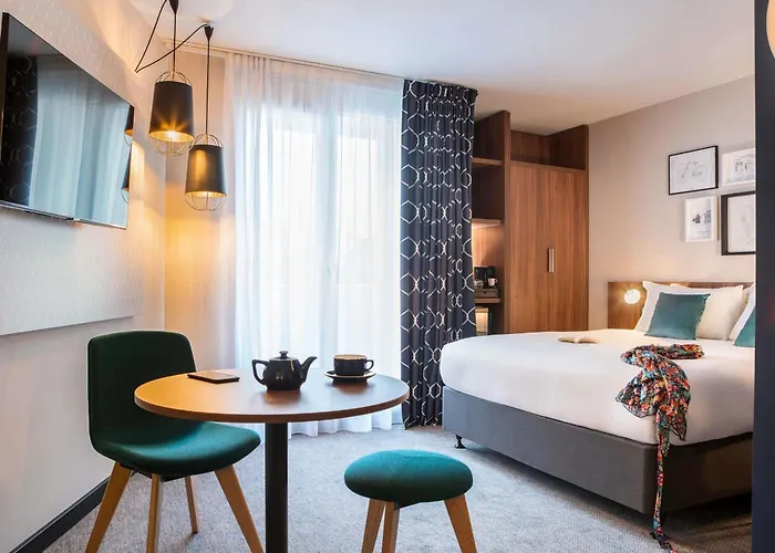 ホテル Mercure Montparnasse Pasteur 4*