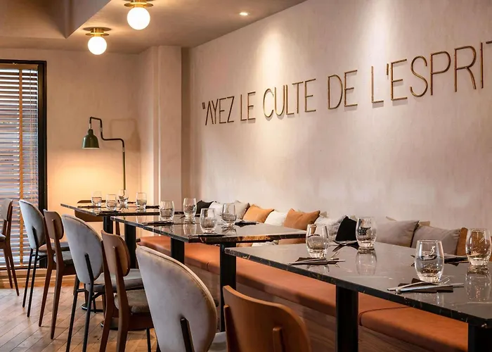 ホテル Mercure Montparnasse Pasteur 4*