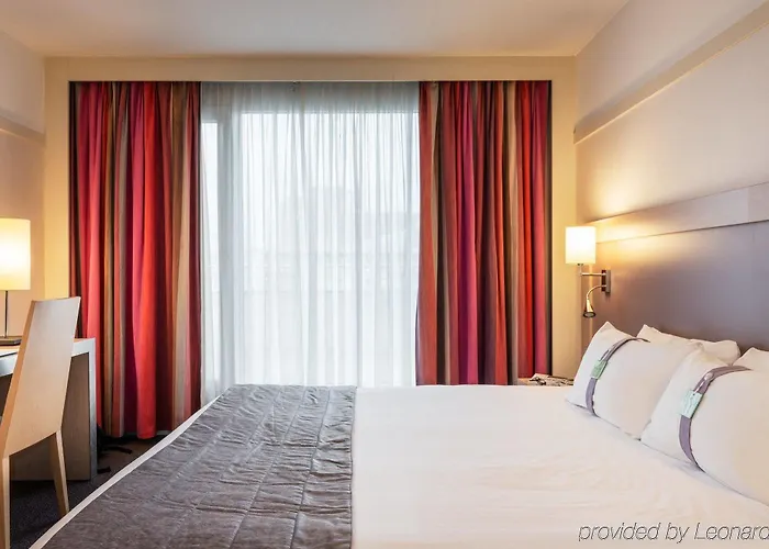 Mercure Montparnasse Pasteur 4* 파리