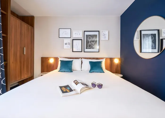 Mercure Montparnasse Pasteur Hotell 4*