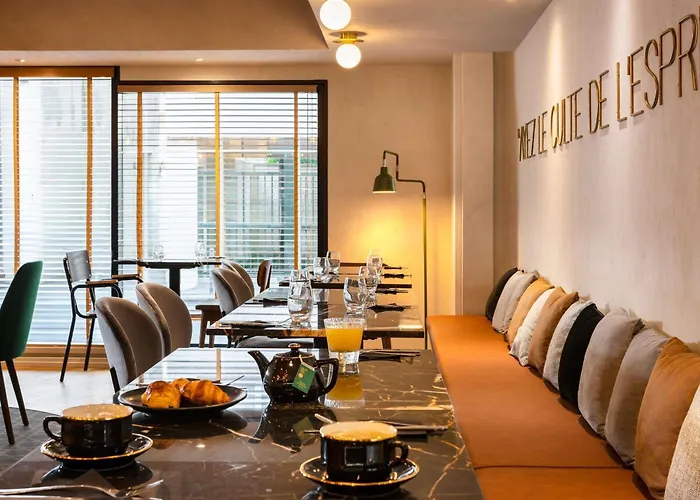Mercure Montparnasse Pasteur Hotell 4*