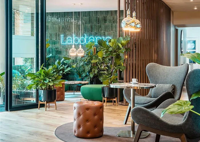 Hotell Mercure Montparnasse Pasteur 4*