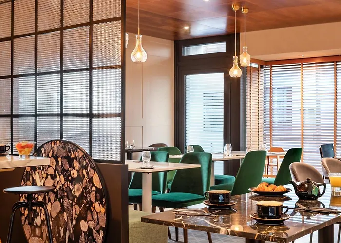 Mercure Montparnasse Pasteur 4*